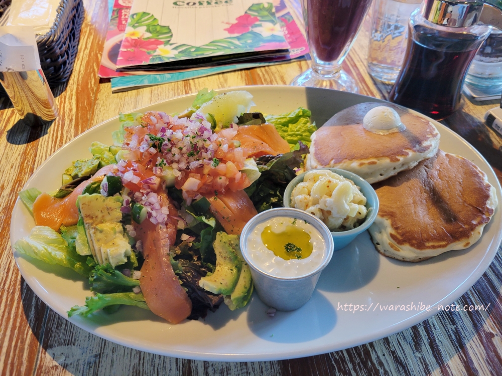 サーモンサラダパンケーキ